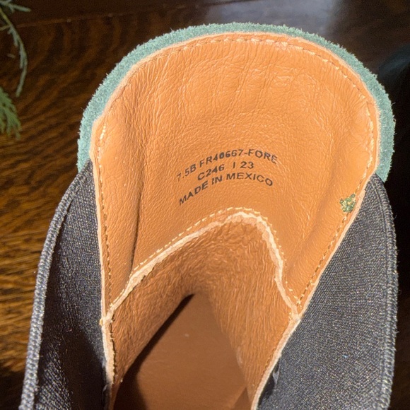 Forrest Green FRYE Jean Chelsea Boots - Picture 7 of 7